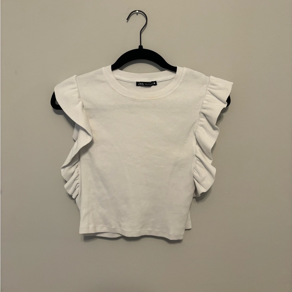 Super cute Zara basic white top with ruffled sleeves